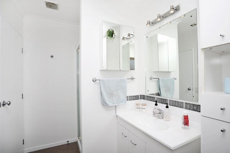 Photo of property in 16 Hoffman Court, Waikiwi, Invercargill, 9810