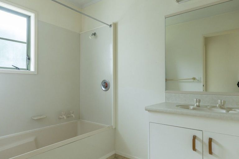 Photo of property in 1/8 Kathleen Place, Rainbow Point, Taupo, 3330