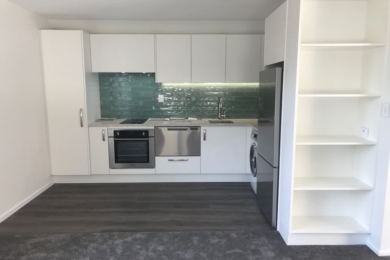 Photo of property in 19 Taupo Street, Green Bay, Auckland, 0604