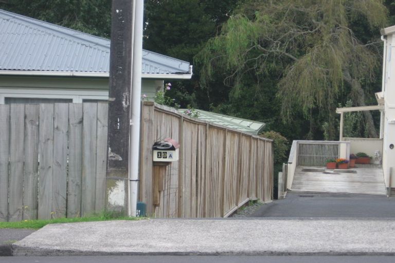 Photo of property in 2/19 Kaipatiki Road, Glenfield, Auckland, 0629