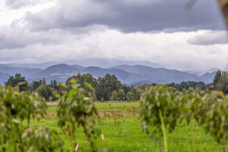 Photo of property in 343 Waihakeke Road, Waihakeke, Carterton, 5792