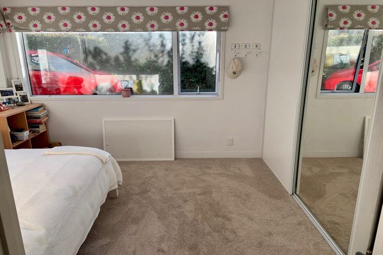 Photo of property in 1007a Beach Road, Torbay, Auckland, 0630