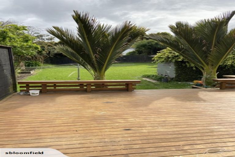 Photo of property in 37 Routley Drive, Glen Eden, Auckland, 0602