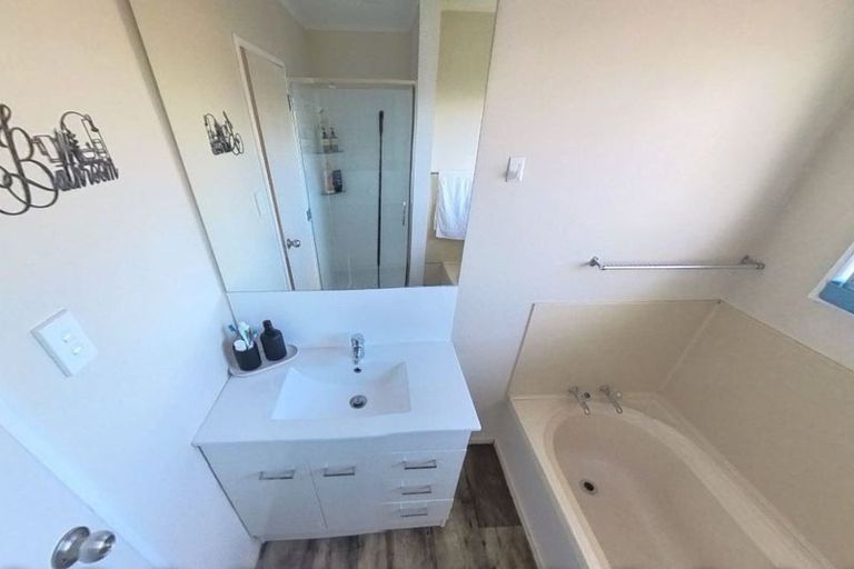 Photo of property in 30 Ngata Street, Palmerston North, 4410
