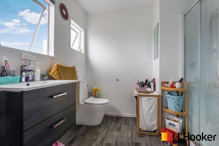 Photo of property in 2/21 Takanini Road, Takanini, 2112