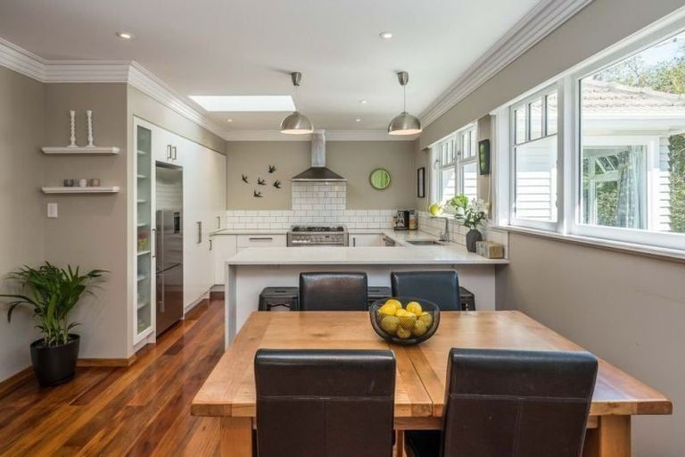 Photo of property in 38 Cockayne Road, Khandallah, Wellington, 6035