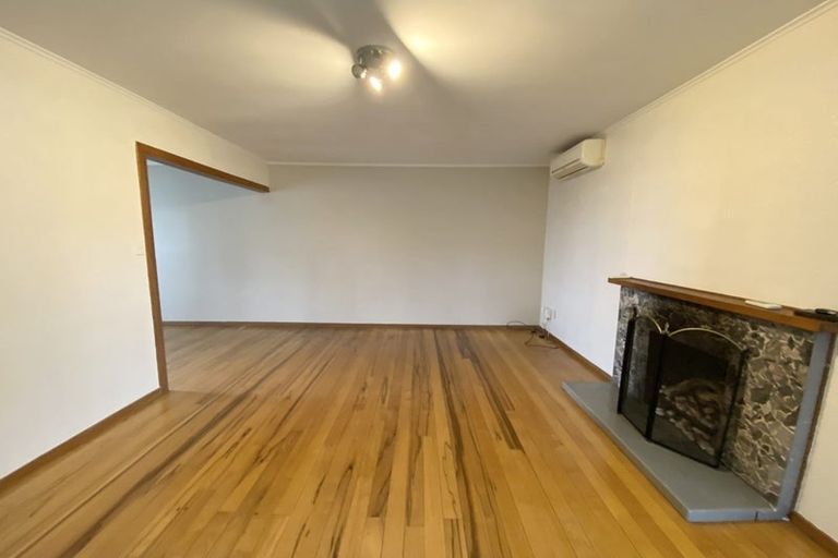 Photo of property in 5 Segedin Place, Glenfield, Auckland, 0629