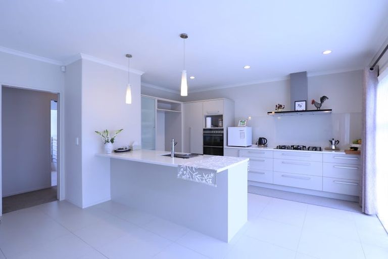 Photo of property in 20 Andalusian Way, Karaka, Papakura, 2113