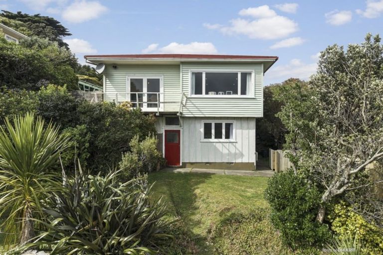 Photo of property in 16 Waru Street, Khandallah, Wellington, 6035