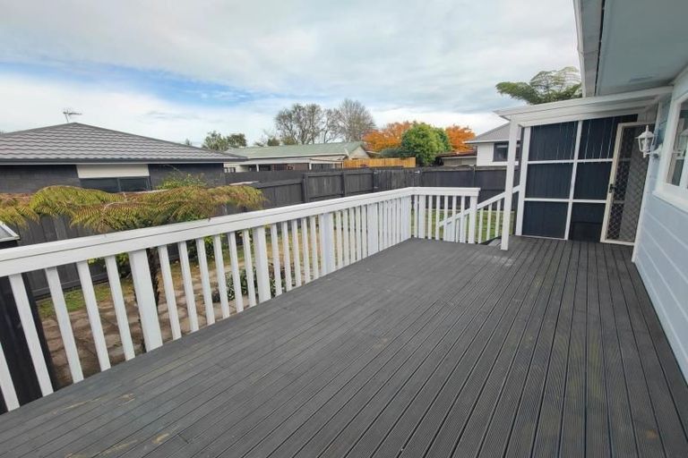 Photo of property in 33b Gill Avenue, Te Atatu Peninsula, Auckland, 0610