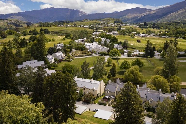 Photo of property in Millbrook Resort, 15 Fox's Rush, Arrowtown, 9371