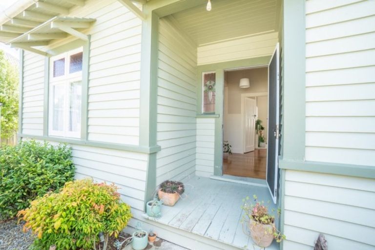 Photo of property in 40 Kingswood Street, Takaro, Palmerston North, 4412