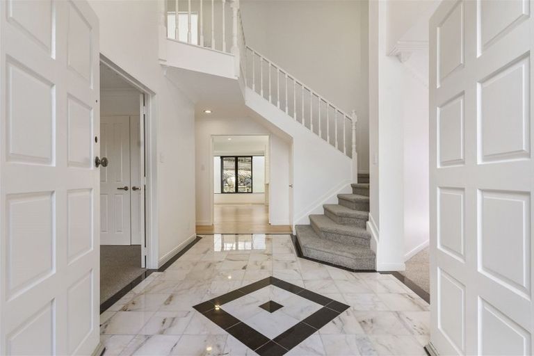 Photo of property in 48 Wiltshire Place, Somerville, Auckland, 2014