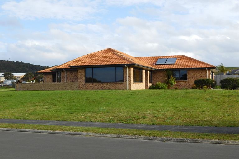 Photo of property in 2 Mooring Close, Haruru, 0204