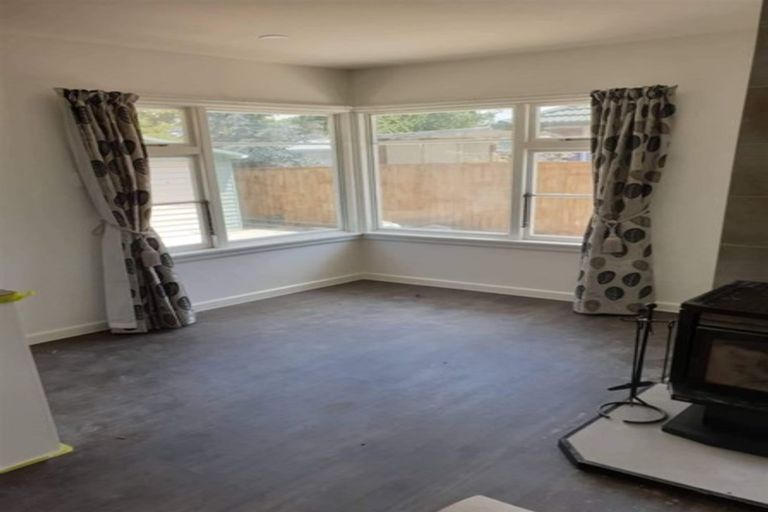 Photo of property in 35 Appleby Crescent, Burnside, Christchurch, 8053