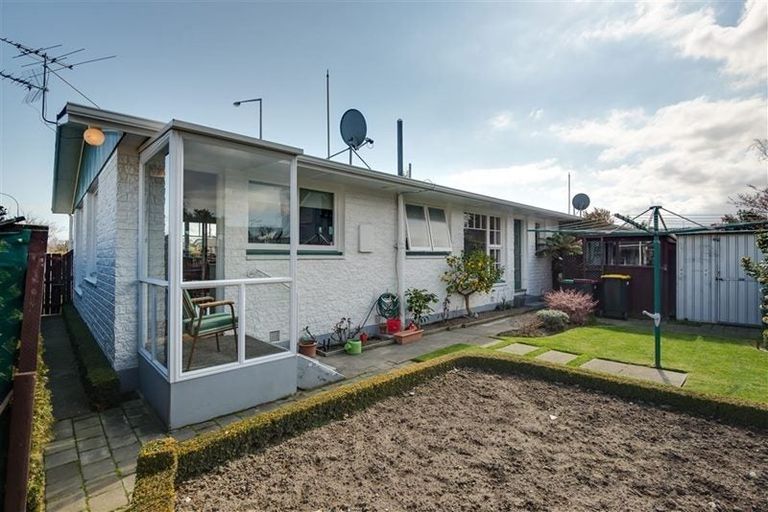 Photo of property in 2/202 Waimairi Road, Ilam, Christchurch, 8041