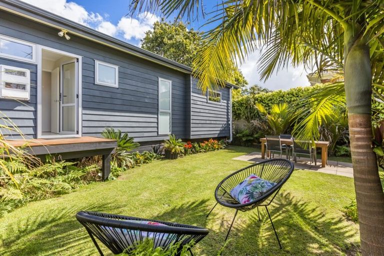 Photo of property in 1 Montmere Avenue, Te Atatu Peninsula, Auckland, 0610