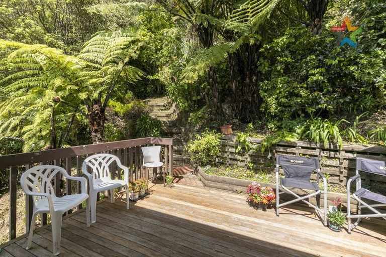 Photo of property in 89 Miromiro Road, Normandale, Lower Hutt, 5010