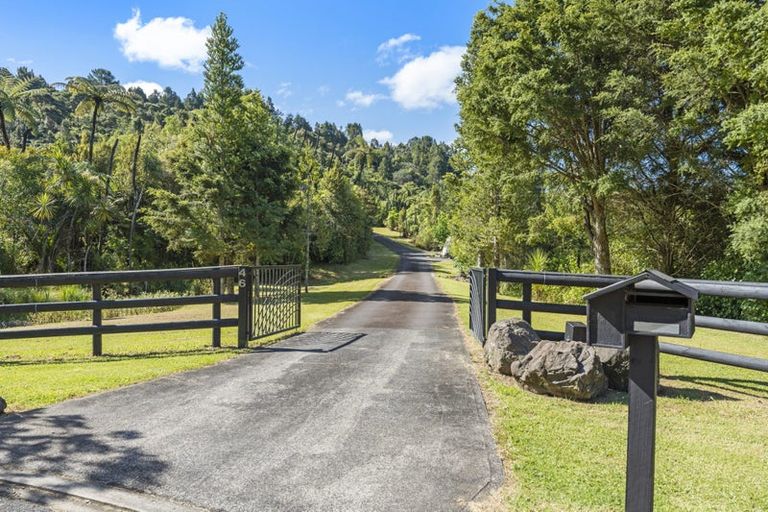 Photo of property in 46 Stoney Creek Drive, Waitakere, Henderson, 0782
