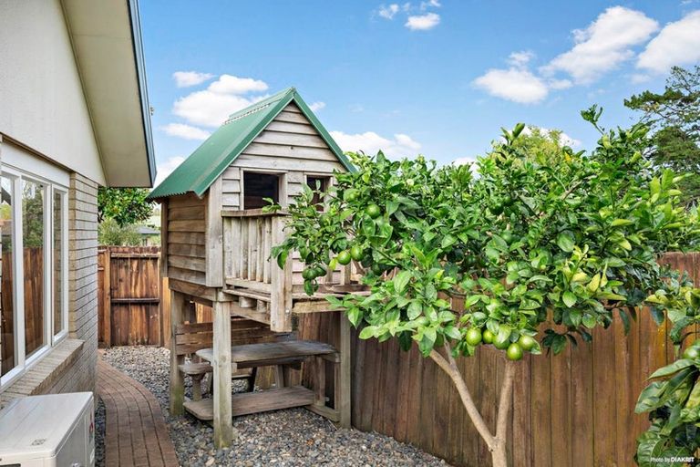 Photo of property in 50 Huntington Drive, Huntington Park, Auckland, 2013