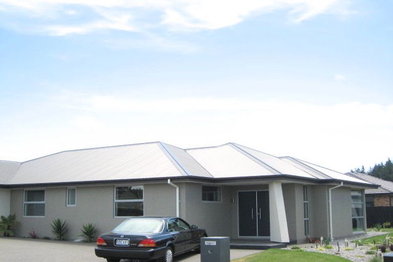 Photo of property in 16 Sandalwood Place, Waimairi Beach, Christchurch, 8083