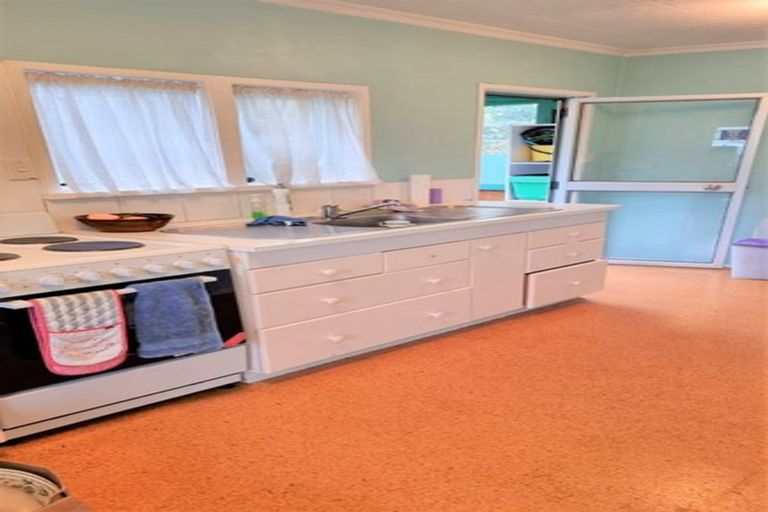 Photo of property in 7 Turei Road, Kawakawa Bay, Papakura, 2585