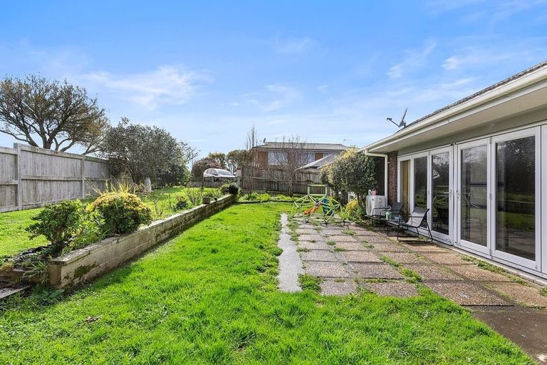 Photo of property in 58 Prince Regent Drive, Half Moon Bay, Auckland, 2012