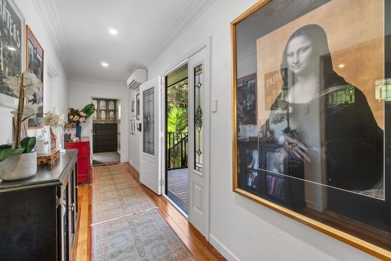 Photo of property in 31 Valley Road, Titirangi, Auckland, 0604