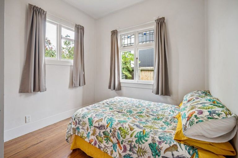 Photo of property in 132 Olliviers Road, Phillipstown, Christchurch, 8011