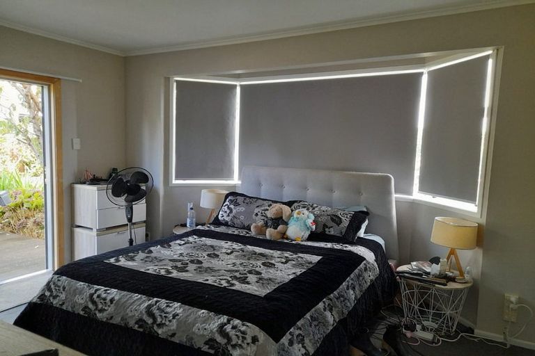 Photo of property in 13 Evans Road, Glen Eden, Auckland, 0602