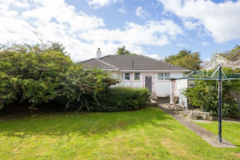 Photo of property in 30 Seddon Street, Takaro, Palmerston North, 4412