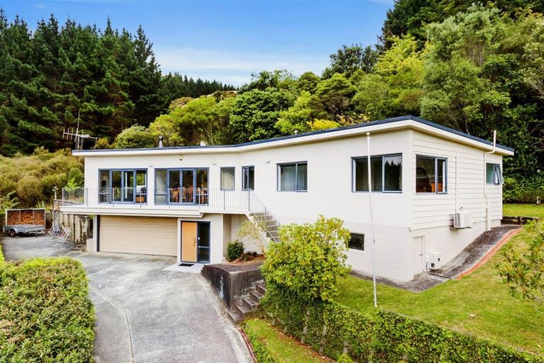 Photo of property in 63 Sunrise Boulevard, Tawa, Wellington, 5028