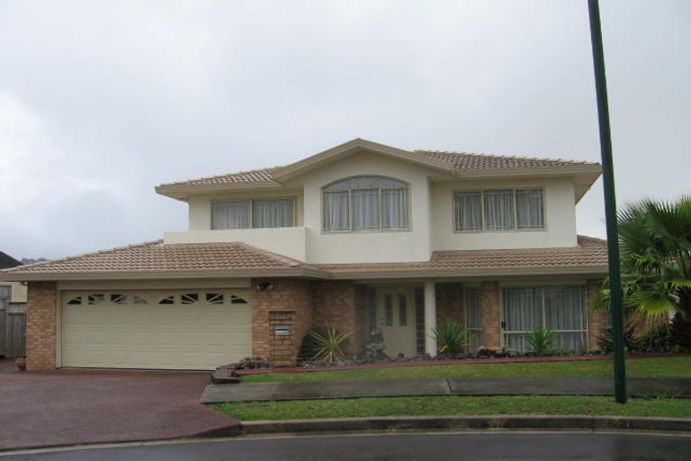 Photo of property in 12 San Ambrosio Rise, Henderson, Auckland, 0612