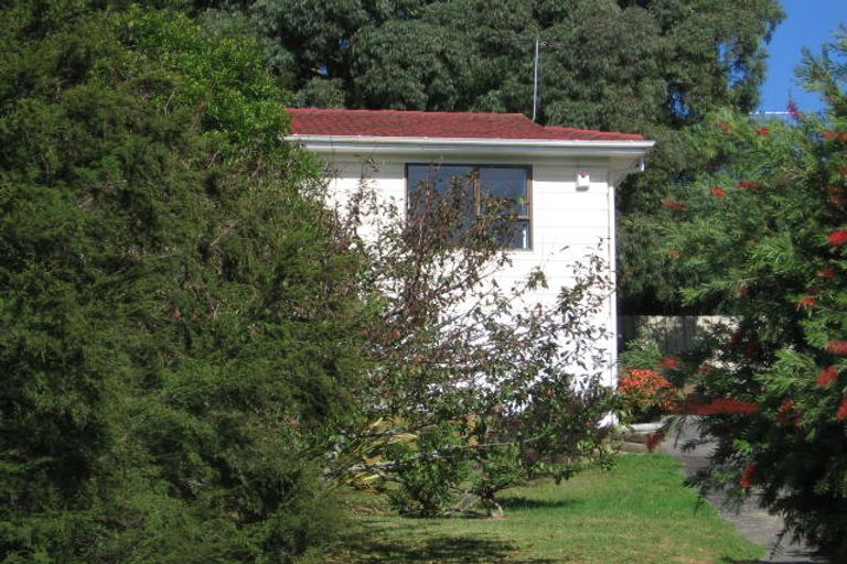 Photo of property in 8 Mistletoe Place, Browns Bay, Auckland, 0630