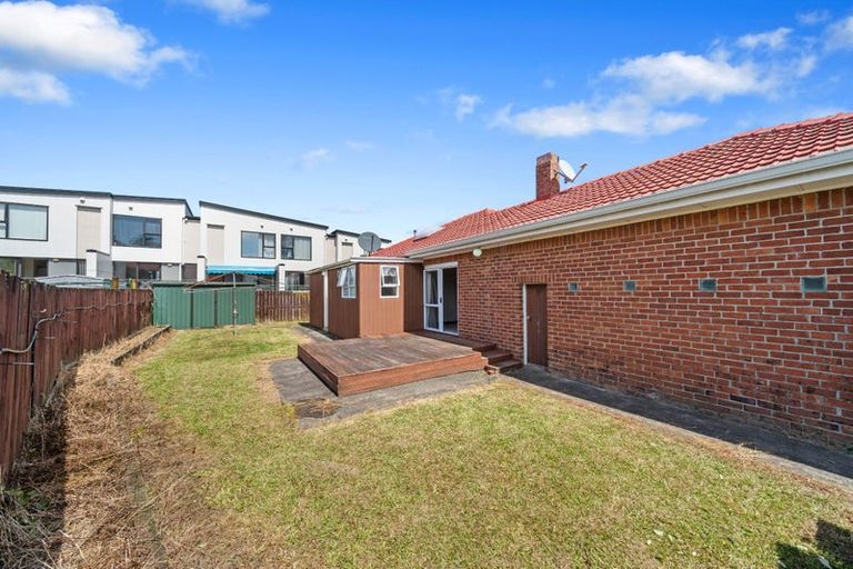 Photo of property in 4 Kenderdine Road, Papatoetoe, Auckland, 2025