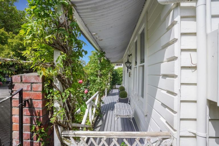 Photo of property in 96 Holly Road, St Albans, Christchurch, 8014