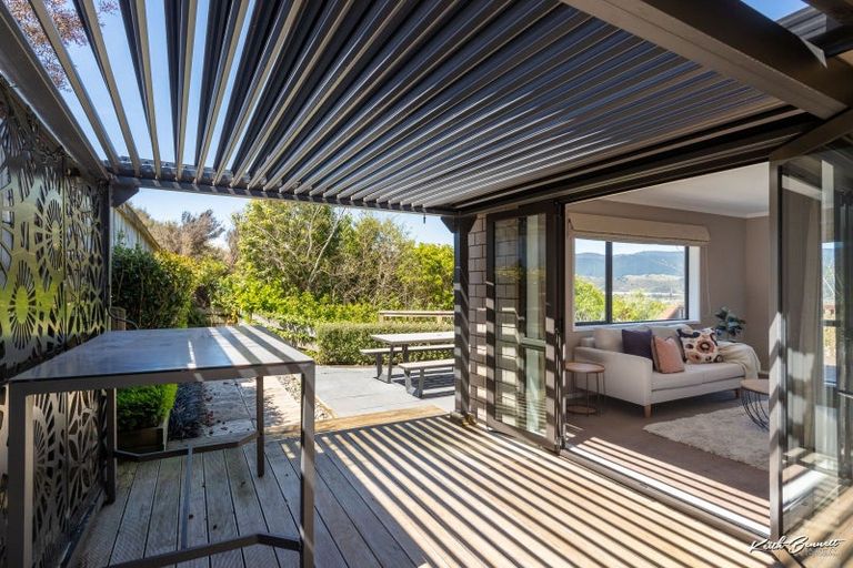 Photo of property in 43 Percy Kinsman Crescent, Riverstone Terraces, Upper Hutt, 5018