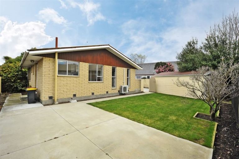 Photo of property in 2/6 Bowman Place, Sockburn, Christchurch, 8042