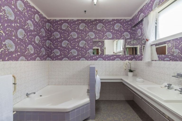 Photo of property in 35 Glen Road, Raumati South, Paraparaumu, 5032