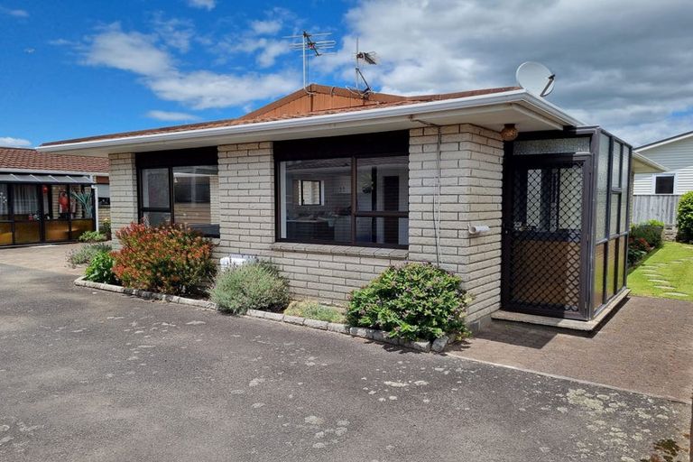 Photo of property in 23a Tukapa Street, Westown, New Plymouth, 4310