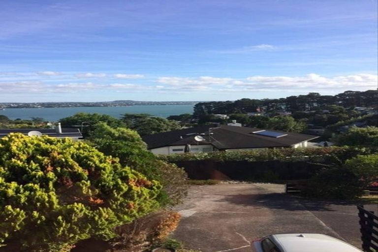Photo of property in 2/22 Mariposa Crescent, Birkenhead, Auckland, 0626