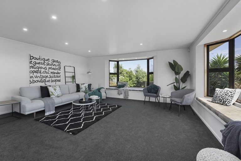 Photo of property in 5 Chilton Drive, Paraparaumu, 5032