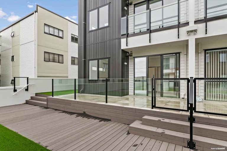Photo of property in 20/11 Carlos Drive, Flat Bush, Auckland, 2016