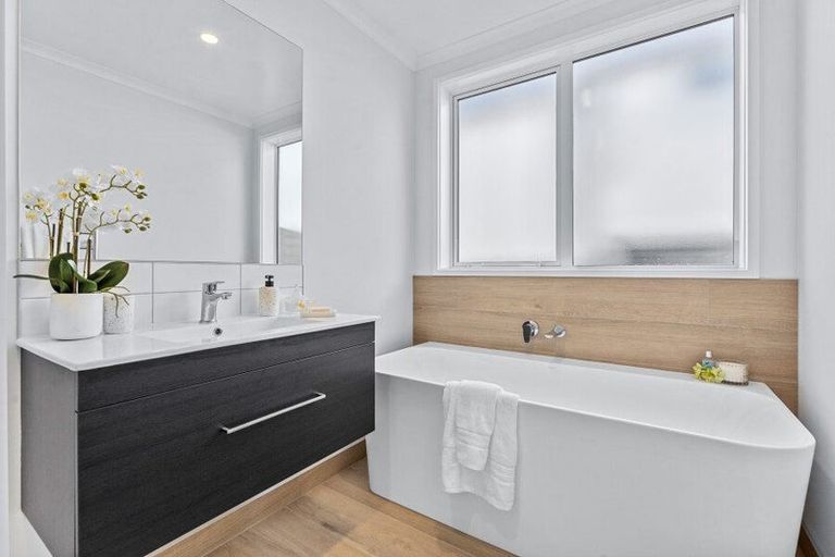 Photo of property in 1 Tabernacle Street, Karaka, 2124