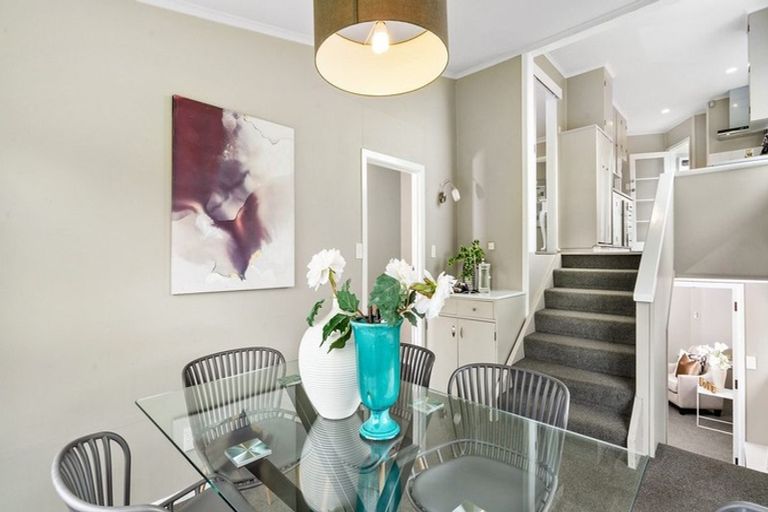 Photo of property in 44 Aurea Avenue, Pakuranga, Auckland, 2010