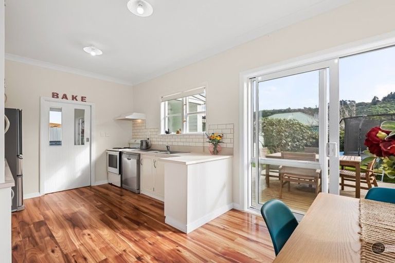 Photo of property in 15 Pearce Crescent, Taita, Lower Hutt, 5011