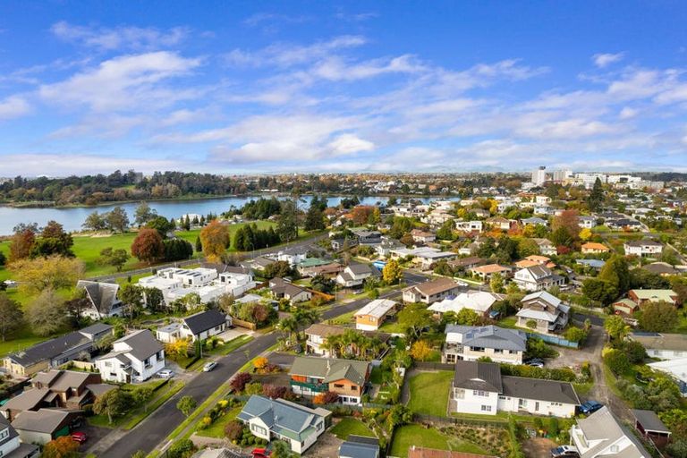 Photo of property in 53 Gilbass Avenue, Hamilton Lake, Hamilton, 3204