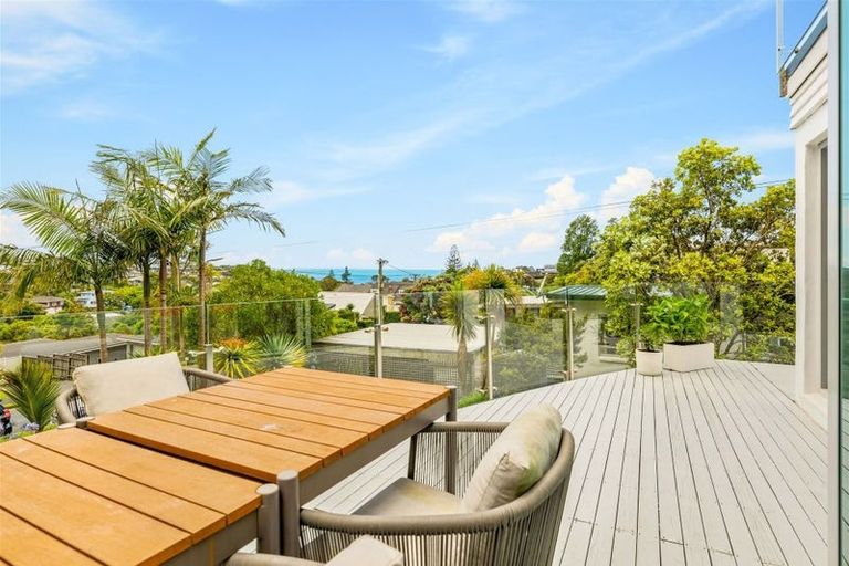 Photo of property in 1/40 Beulah Avenue, Rothesay Bay, Auckland, 0630