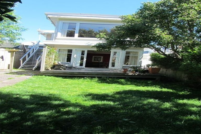 Photo of property in 45 Queen Street, Mount Victoria, Wellington, 6011