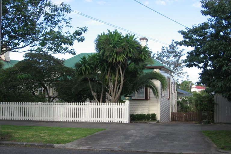 Photo of property in 27 Horoeka Avenue, Mount Eden, Auckland, 1024